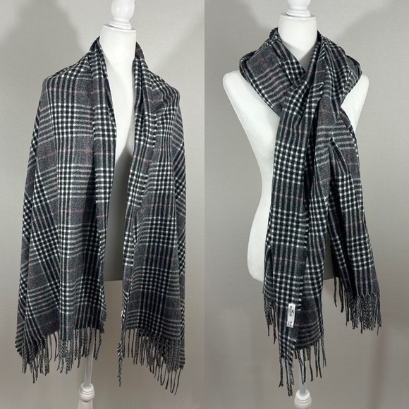 HOLLISTER Plaid Gray & Pink Body Scarf with Fringe - Picture 1 of 6